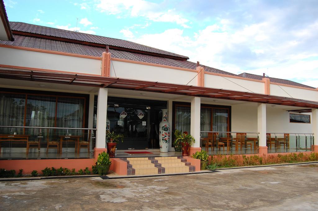 The Golden Lake Hotel Naypyidaw Exterior foto