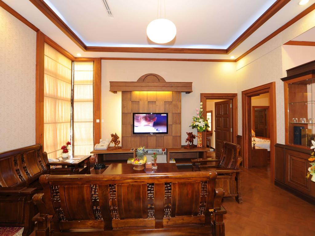 The Golden Lake Hotel Naypyidaw Exterior foto