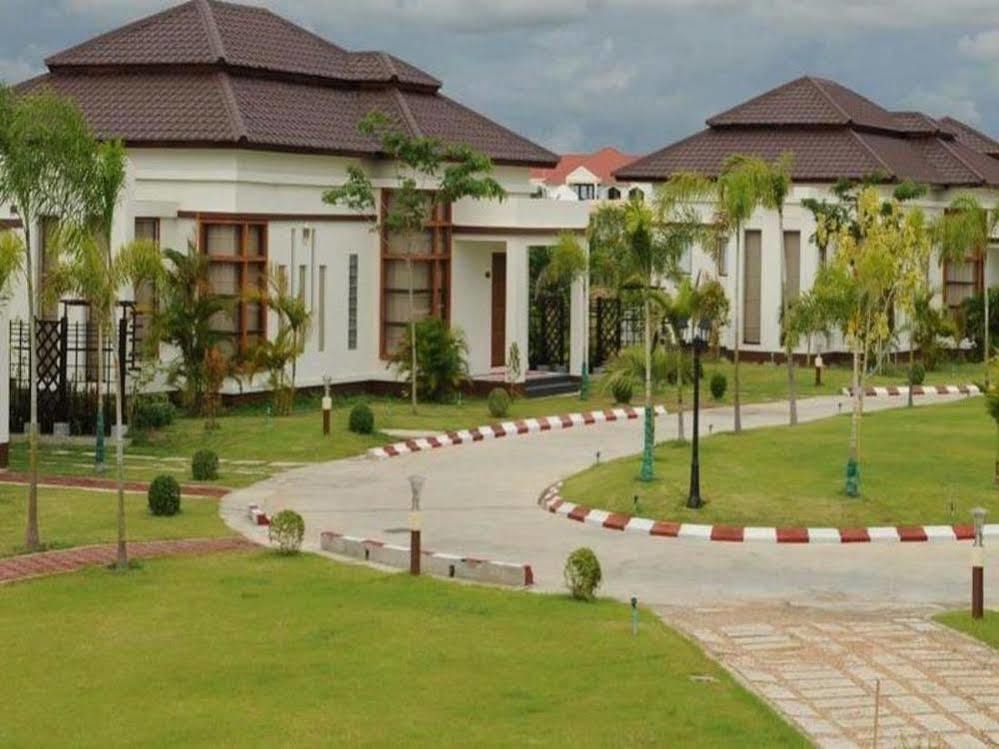 The Golden Lake Hotel Naypyidaw Exterior foto